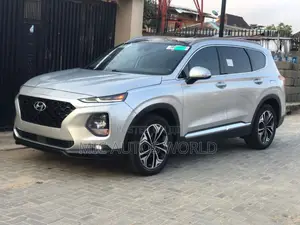Hyundai Santa Fe 2018 Silver
