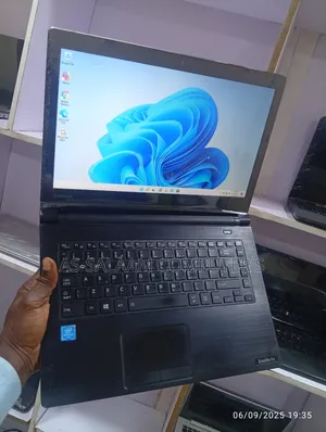 Laptop Toshiba Satellite C850 4GB Intel SSD 128GB