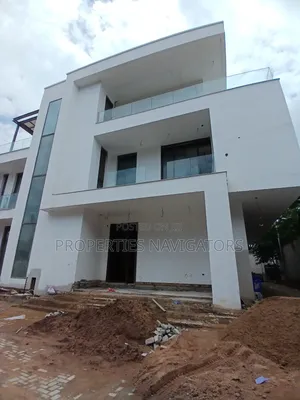 6bdrm Mansion in Maitama for sale