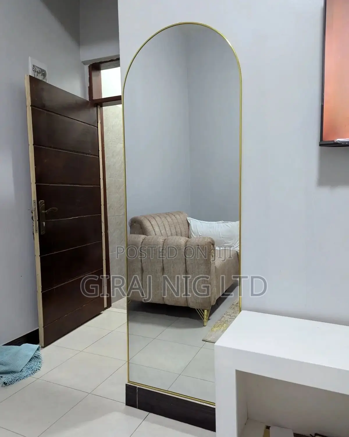 Reflect Your Style With Our Quality Mirrors!