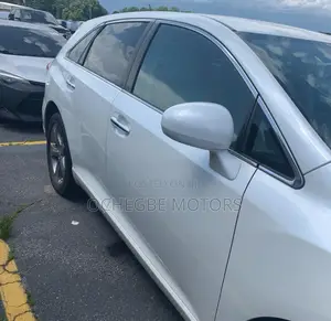 Toyota Venza V6 AWD 2011 White