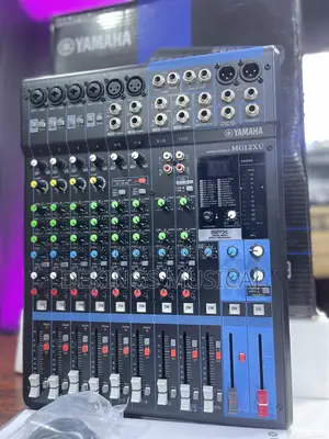 Yamaha Mixer Mg12xu 12 Channels Live Mixer With Usb and SPX Effects.