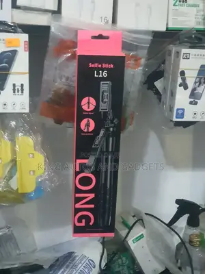 L16 Selfie Stick