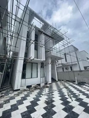 5bdrm Duplex in Chevron for sale