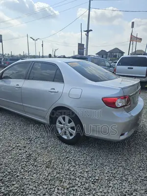 Toyota Corolla LE 4dr Sedan (1.8L 4cyl 4A) 2012 Silver