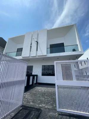 4bdrm Duplex in Chevron for sale