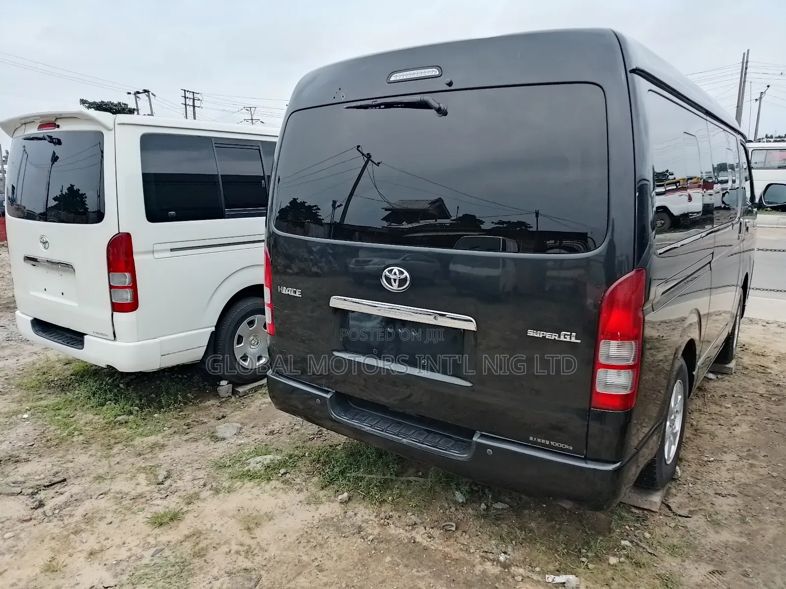Toyota HiAce 2017 Black