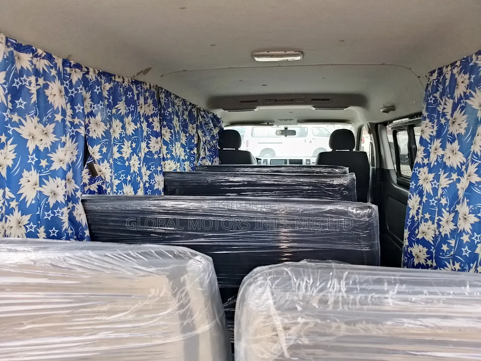 Toyota HiAce 2017 Black
