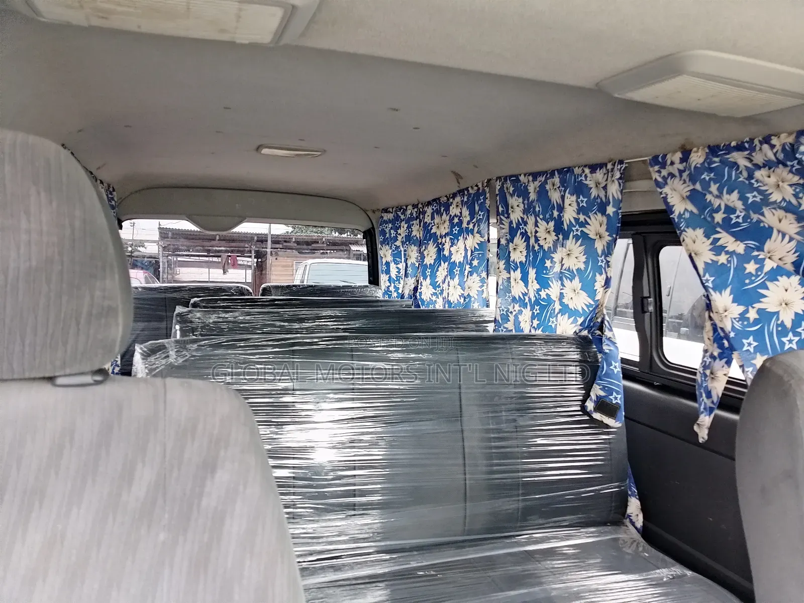 Toyota HiAce 2017 Black