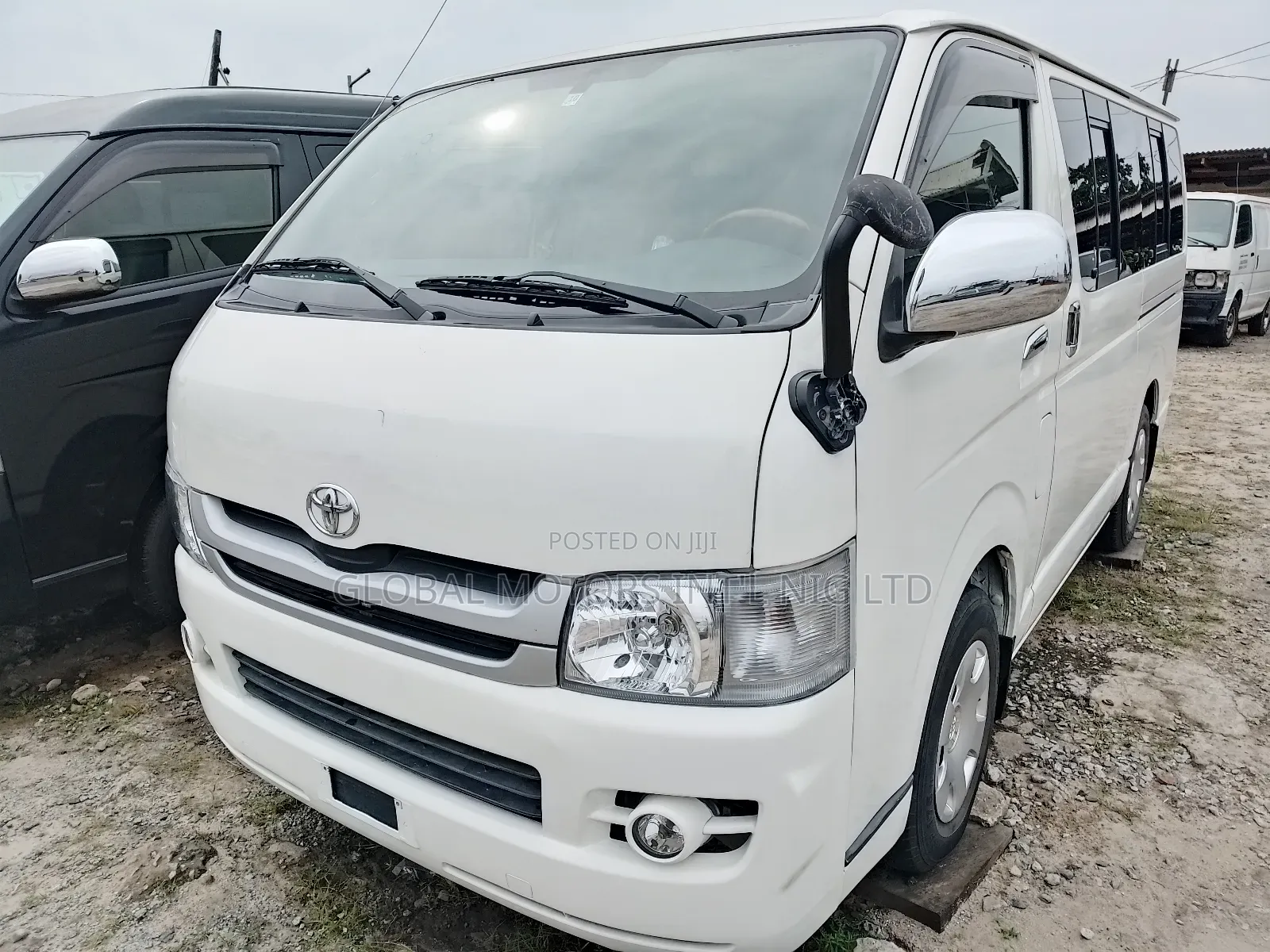 Toyota HiAce 2012 White