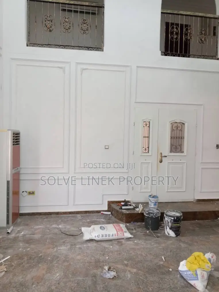Wall Conish and Design