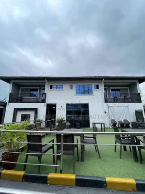 For Sale : 10 Rooms Hotel in Port Harcourt