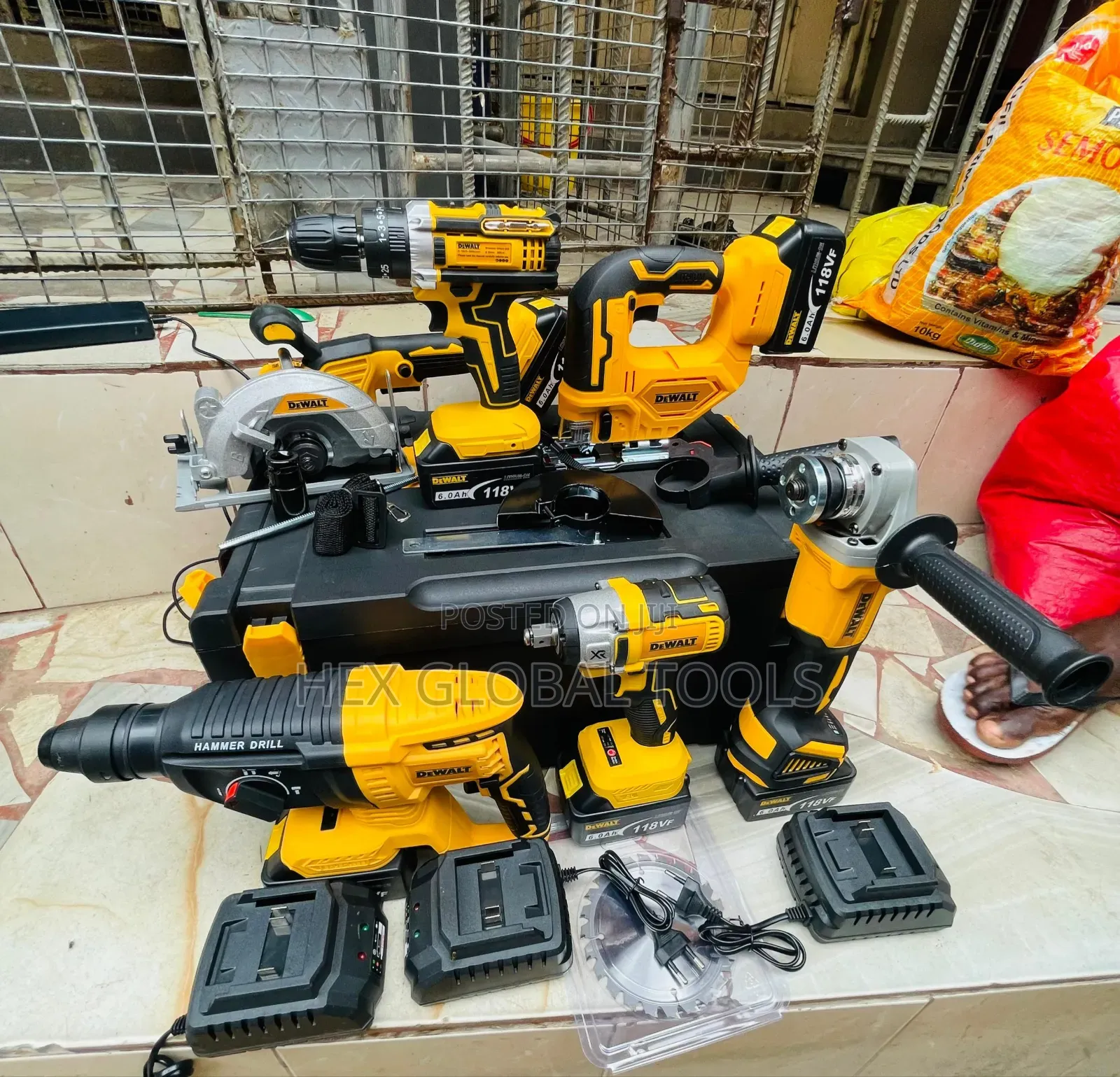 6in1 Dewalt Tool Set