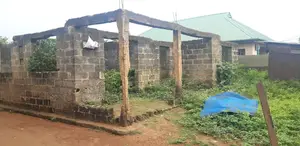 8bdrm Bungalow in Ikorodu Garage for sale