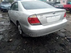Toyota Camry LE V6 4dr Sedan (3.0L 6cyl 5A) 2005 Silver