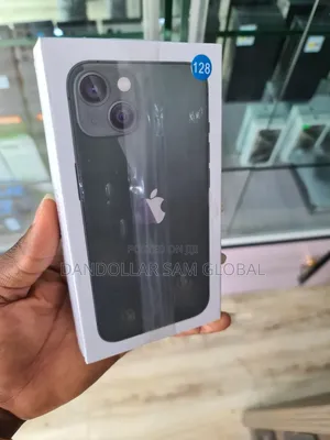 New Apple iPhone 13 128 GB Green