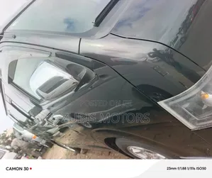 Toyota HiAce 2015 Black