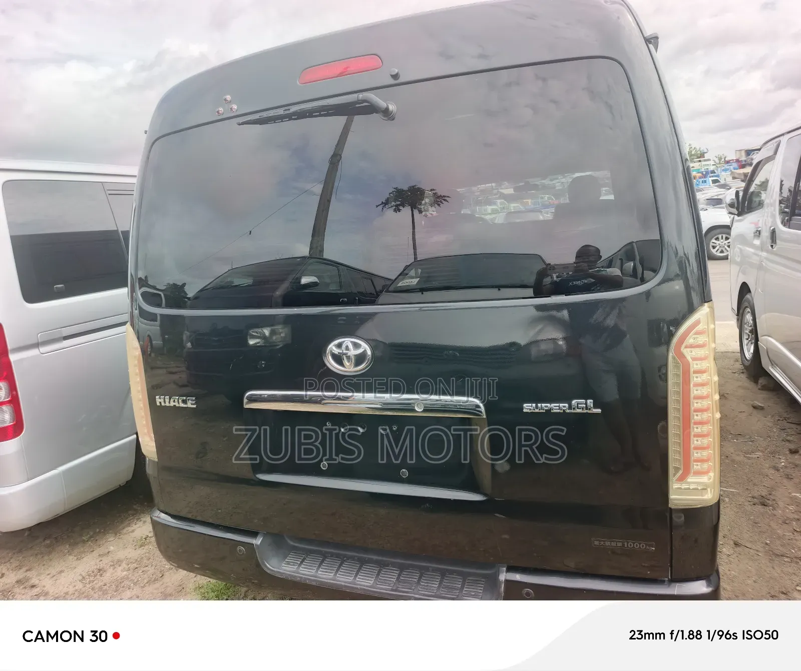 Toyota HiAce 2015 Black