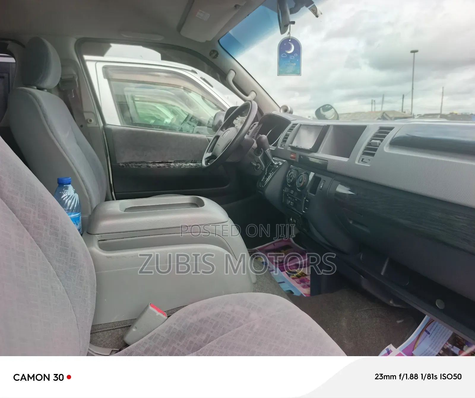 Toyota HiAce 2015 White