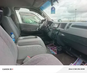 Toyota HiAce 2015 White