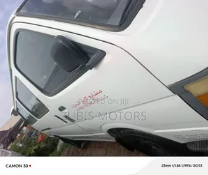 Toyota HiAce 2000 White