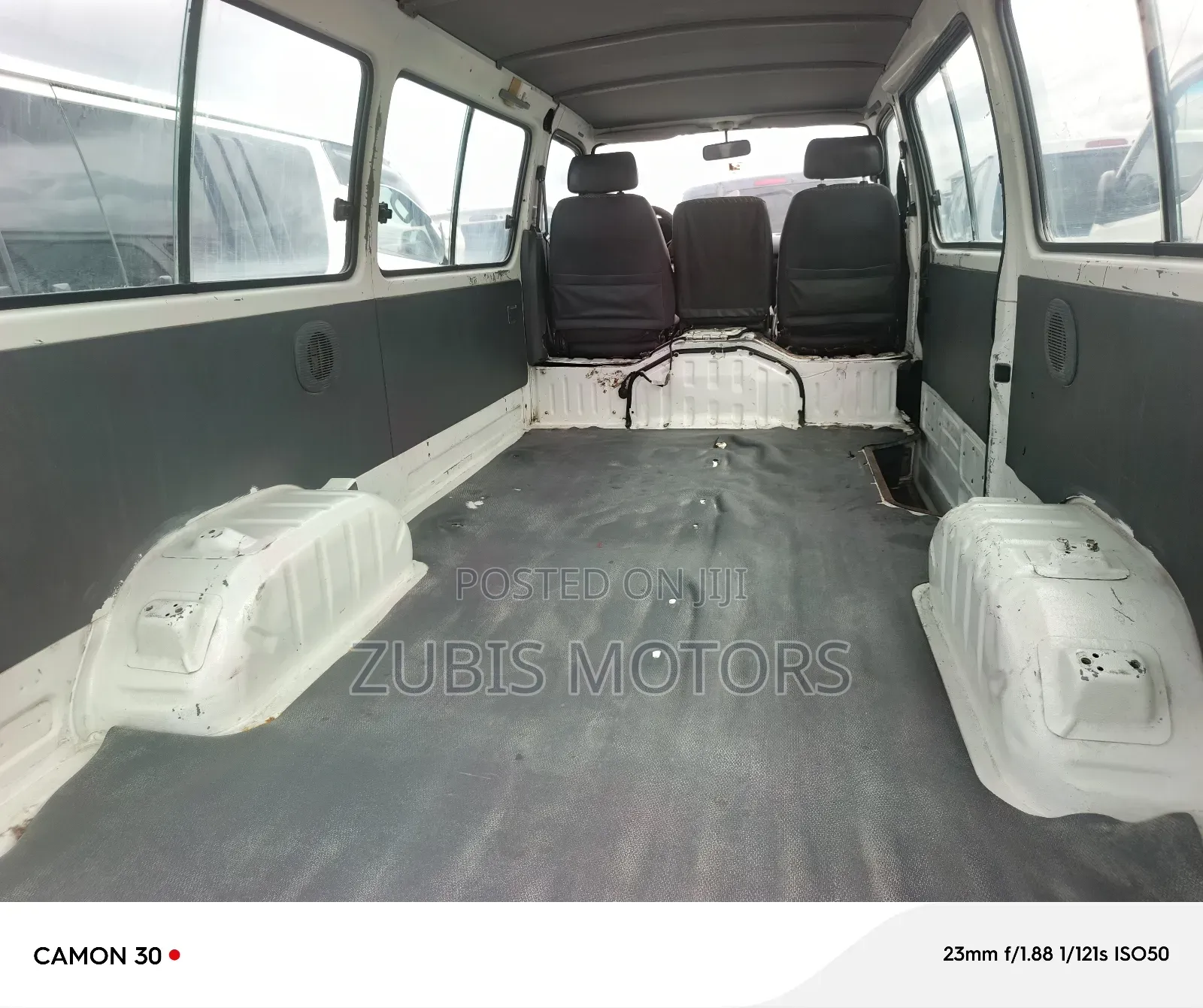 Toyota HiAce 2000 White