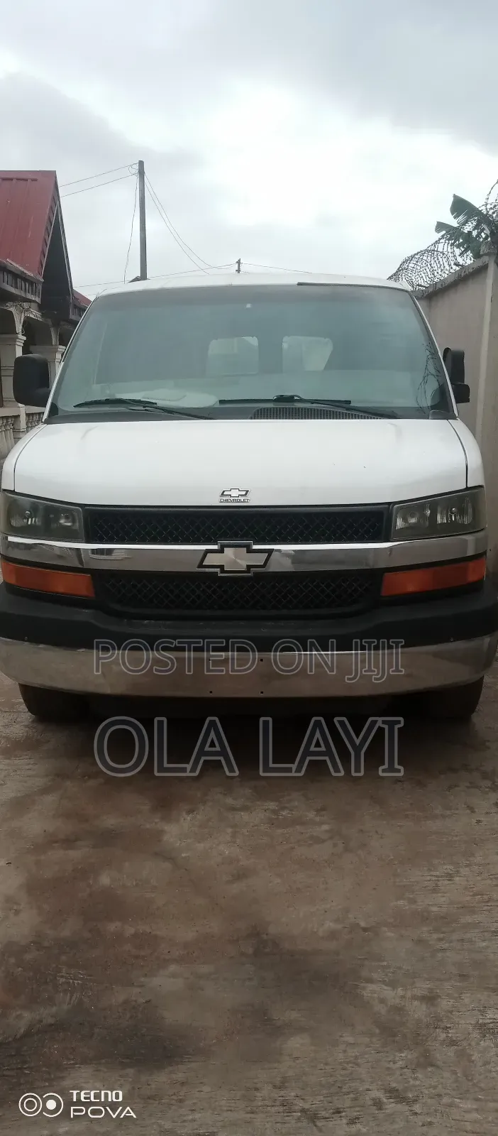 Chevrolet Shcool Bus 2004 White