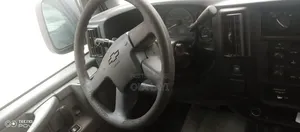 Chevrolet Shcool Bus 2004 White