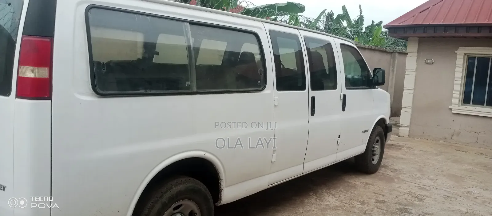 Chevrolet Shcool Bus 2004 White