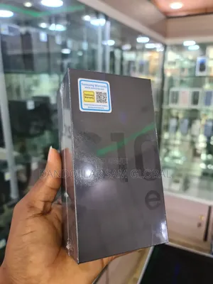 New Samsung Galaxy S10e 128 GB Green