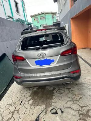 Hyundai Santafe 2014 Back Glass Available