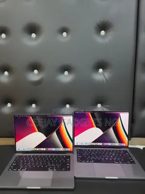 Laptop Apple MacBook Pro 2021 M1 32GB Apple M1 Pro SSD 1T