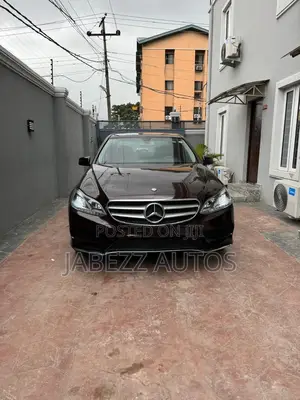 Mercedes-Benz E200 2013 Brown