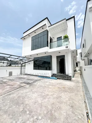 Furnished 5bdrm Duplex in Chevron for sale