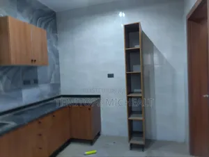 5bdrm Duplex in Main Kado for rent