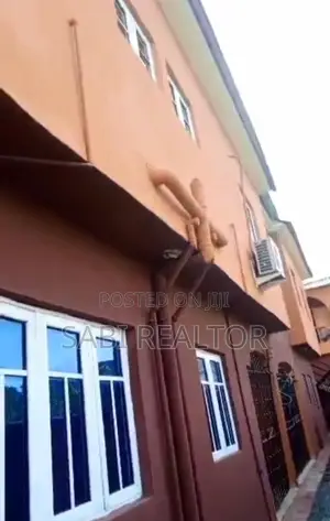 Furnished 2bdrm Block of Flats in Jakande Estate, Oke-Afa for sale