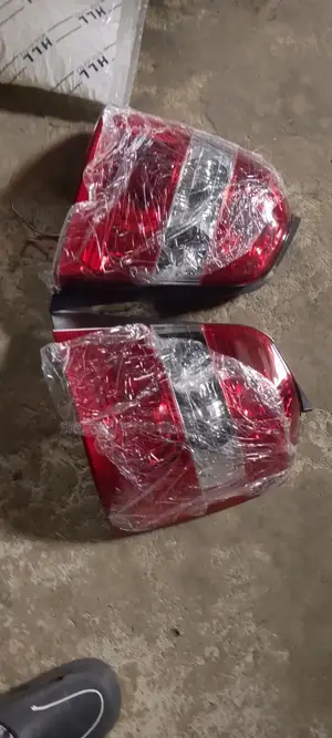 Set Of Back Light For Toyota Highlander 2005