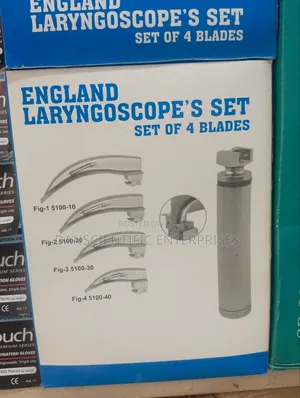 Laryngoscopes Set