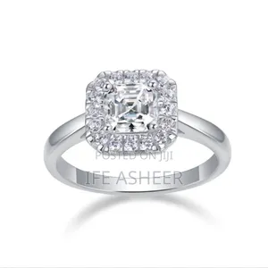 Luxury Ladies Silver Mossanite Diamond Ring 001