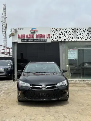 Toyota Camry SE 4dr Sedan (2.5L 4cyl 6A) 2017