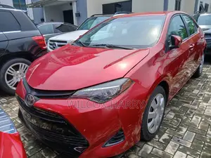 Toyota Corolla XLE 4dr Sedan (1.8L 4cyl CVT) 2017 Beige