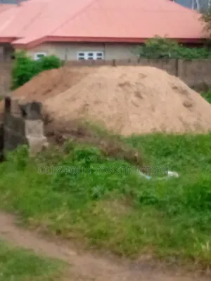Sharp Sand , Granite,Gutter Sand at Good Rates