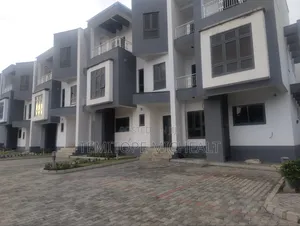 4bdrm Townhouse / Terrace in Wuse 2 for rent
