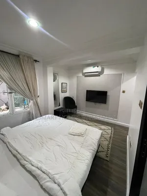Furnished 3bdrm Block of Flats in Off Admiralty Lekki for rent