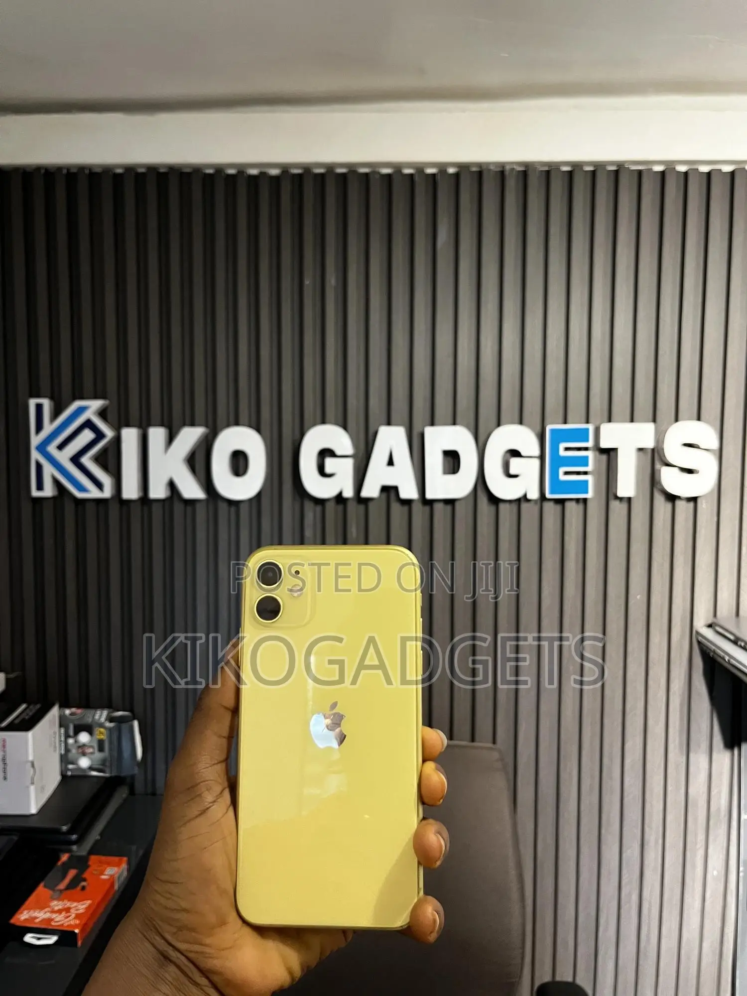 Apple iPhone 11 64 GB Yellow