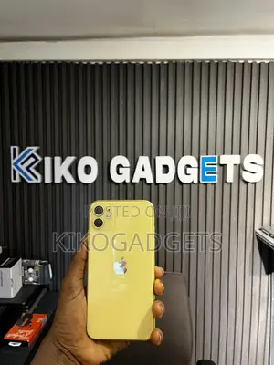Apple iPhone 11 64 GB Yellow