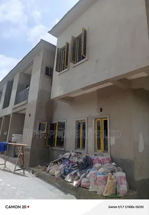 3bdrm Block of Flats in Fo1, Kubwa for rent