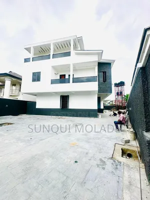 4bdrm Townhouse/Terrace in Off Adeniran, Surulere for sale