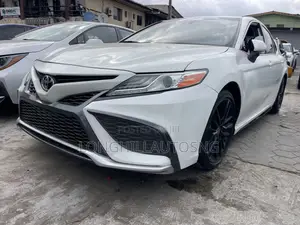 Toyota Camry XSE 2021 White
