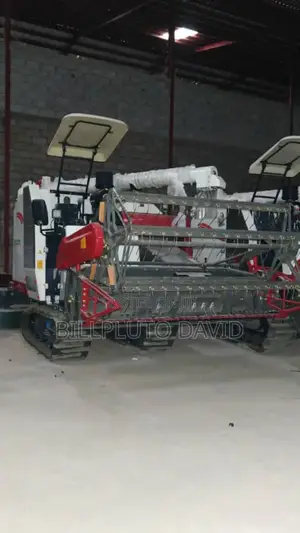 Combined Harvester Machine